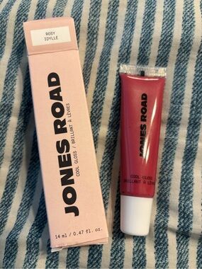 Jones Road Cool Gloss in Rosy Idylle